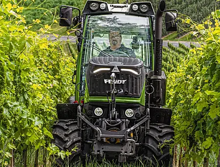 alt_Tractor Seria 200 V/F/P/ Vario Gen 3