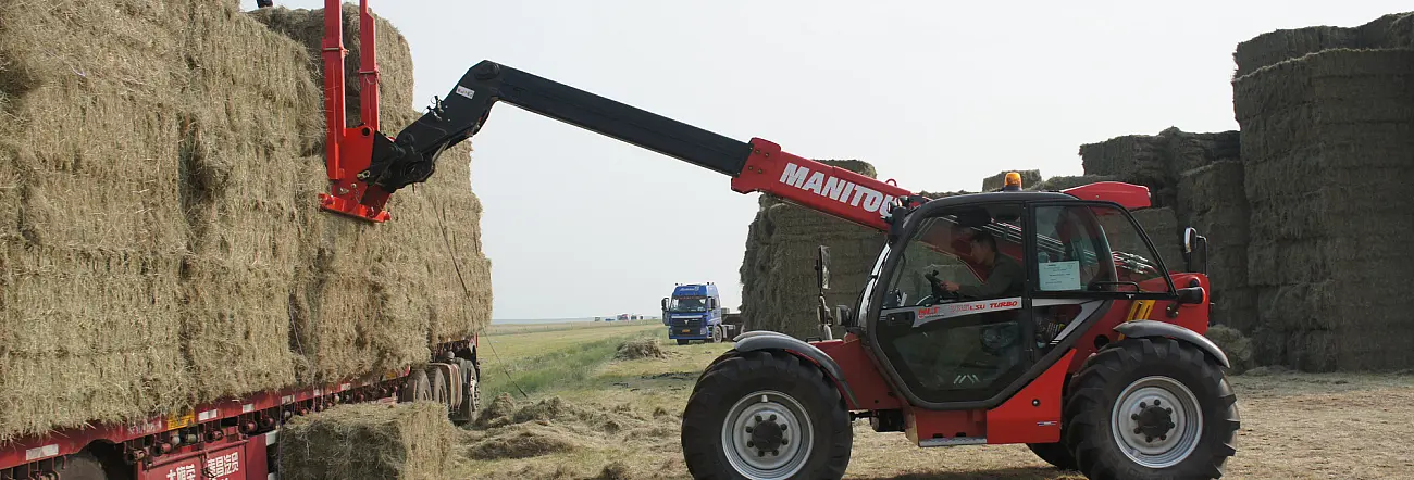 ÎNCĂRCĂTOR TELESCOPIC MLT-X 735