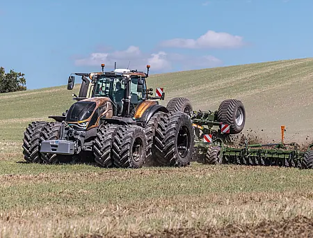 alt_Tractor Seria S6